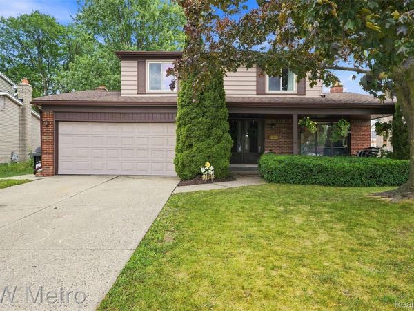 33958 Curcio Drive, Sterling Heights, Mi 48310