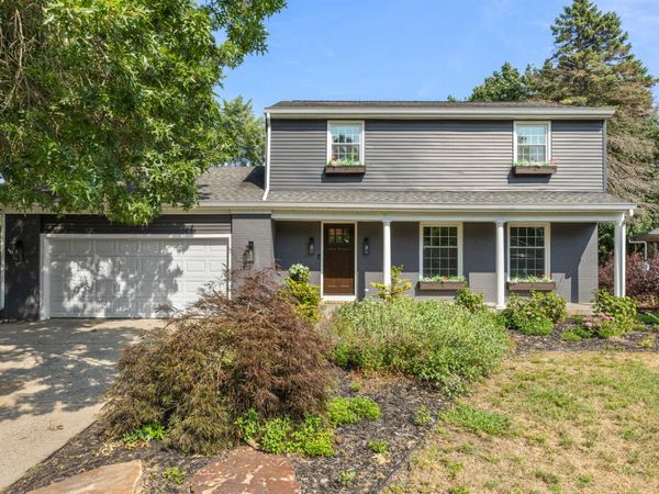 5630 Far Hill Drive SE, Grand Rapids, MI 49546