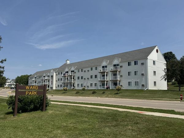 101 Albion Avenue, Unit 201, Fairmont, MN 56031