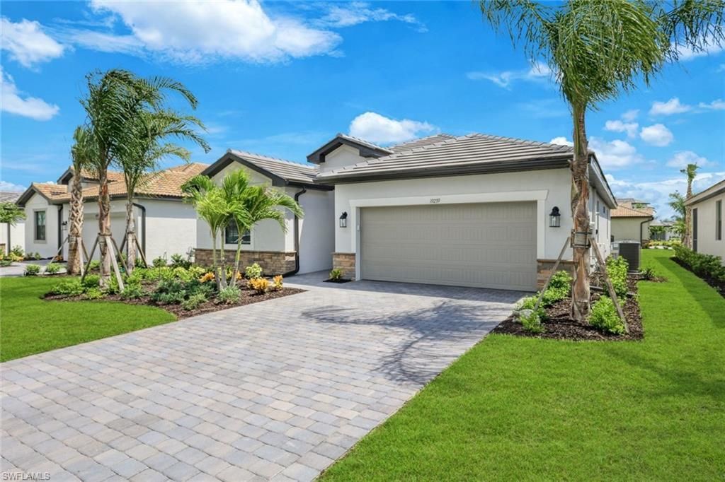 19239 Gentry Pl, Estero, FL 33928 Photo