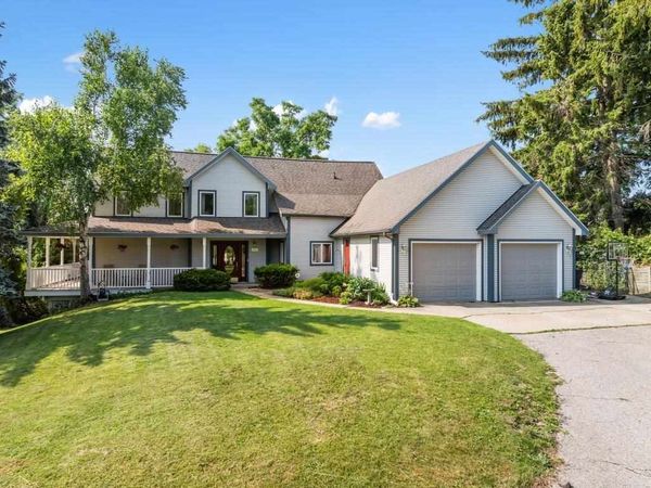 311 Foxwood Lane, Petoskey, MI 49770