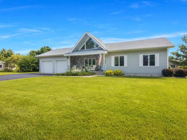 711 Bayshore Drive S, Elk Rapids, MI 49629