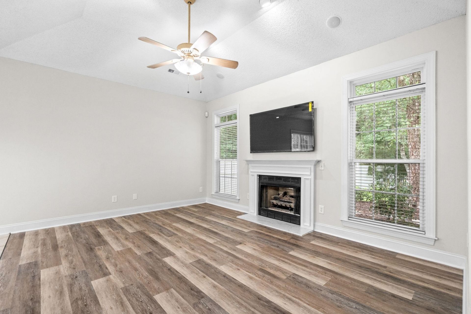 4002 Edenborough Dr. Photo 19