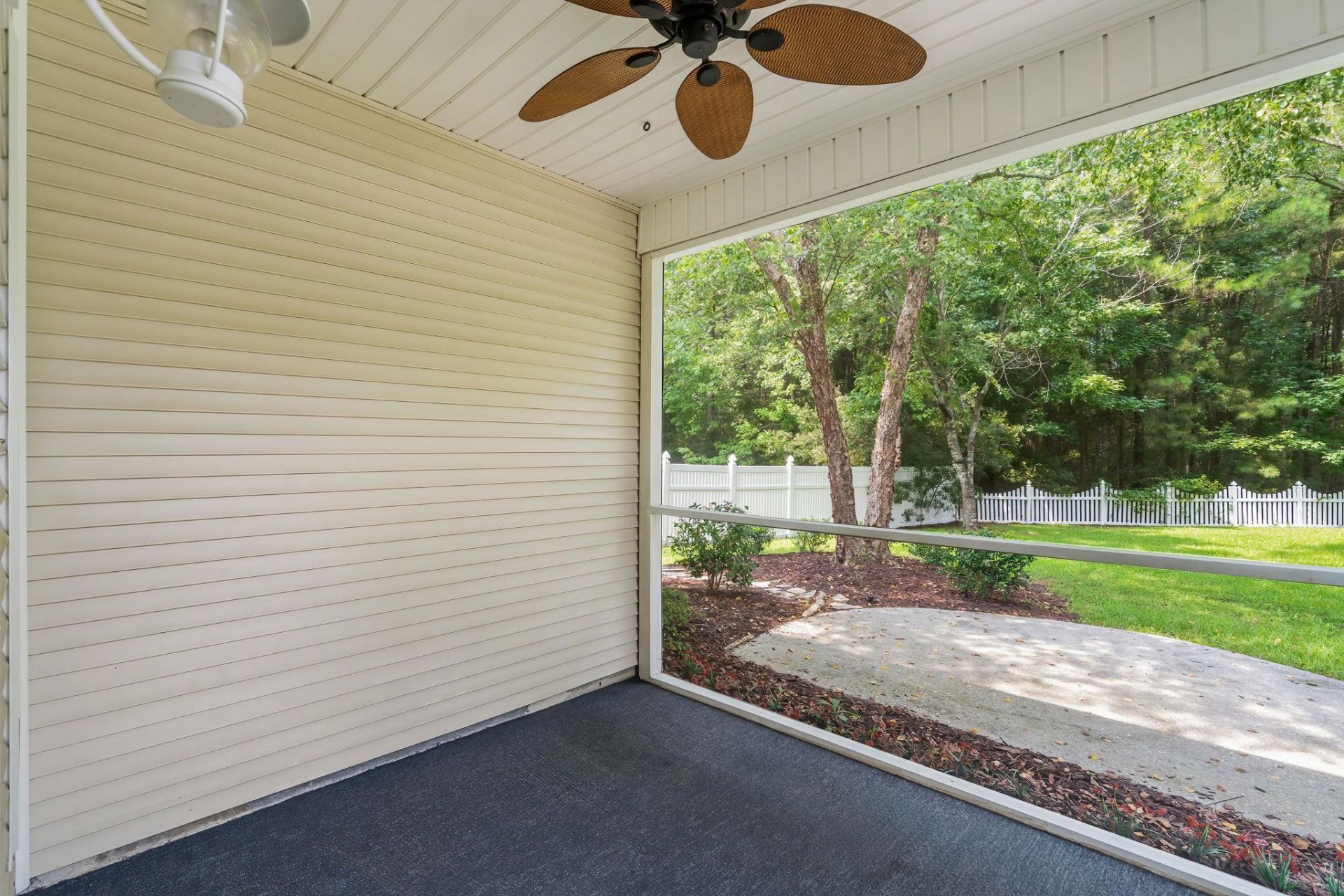 4002 Edenborough Dr. Photo 32