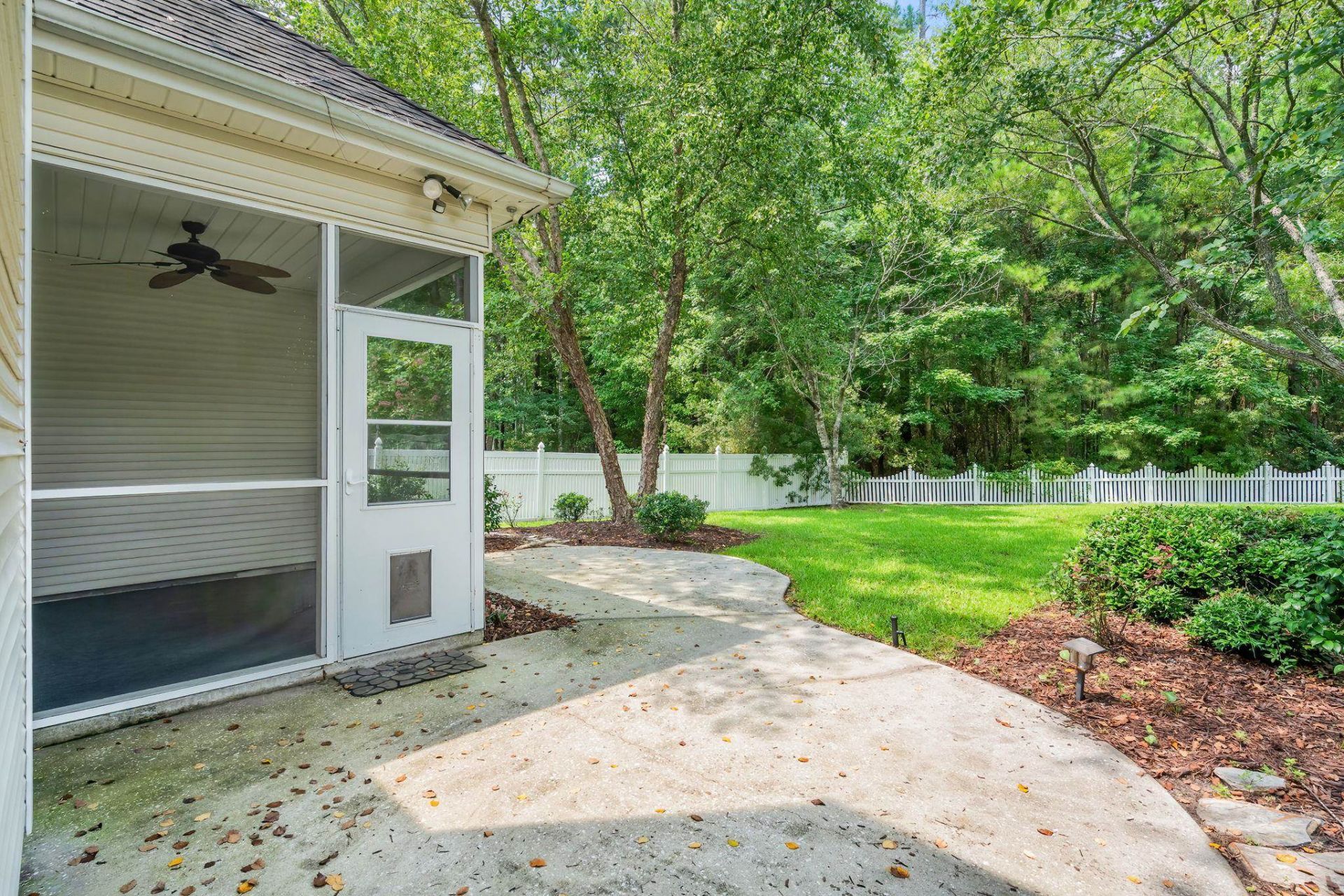 4002 Edenborough Dr. Photo 34
