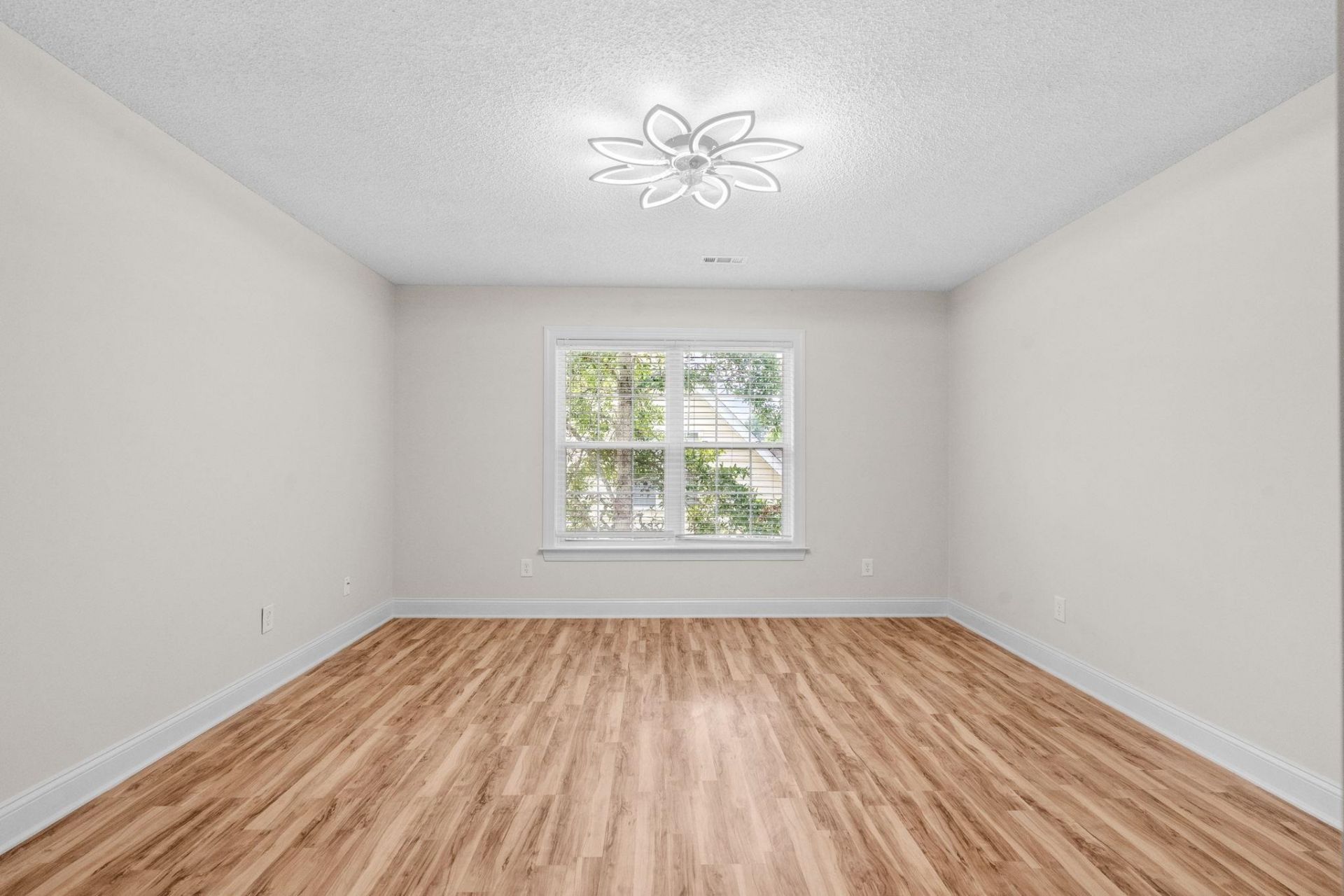 4002 Edenborough Dr. Photo 53