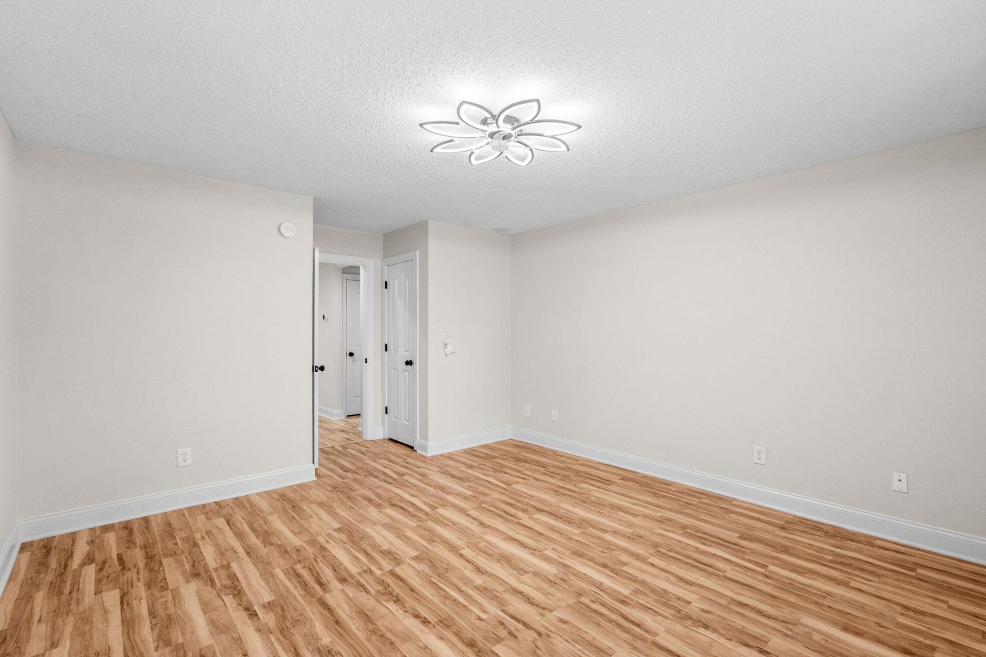 4002 Edenborough Dr. Photo 54