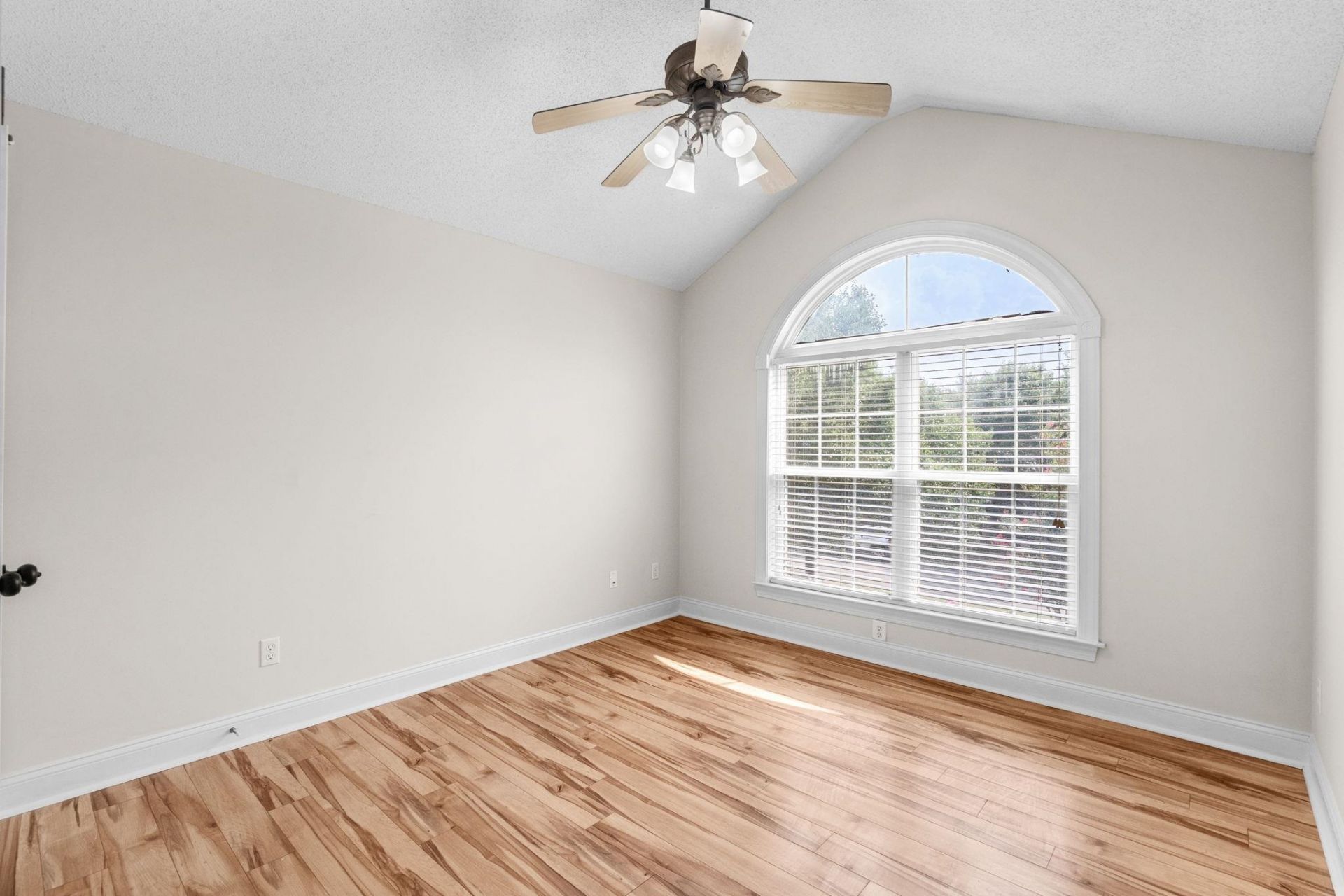 4002 Edenborough Dr. Photo 55