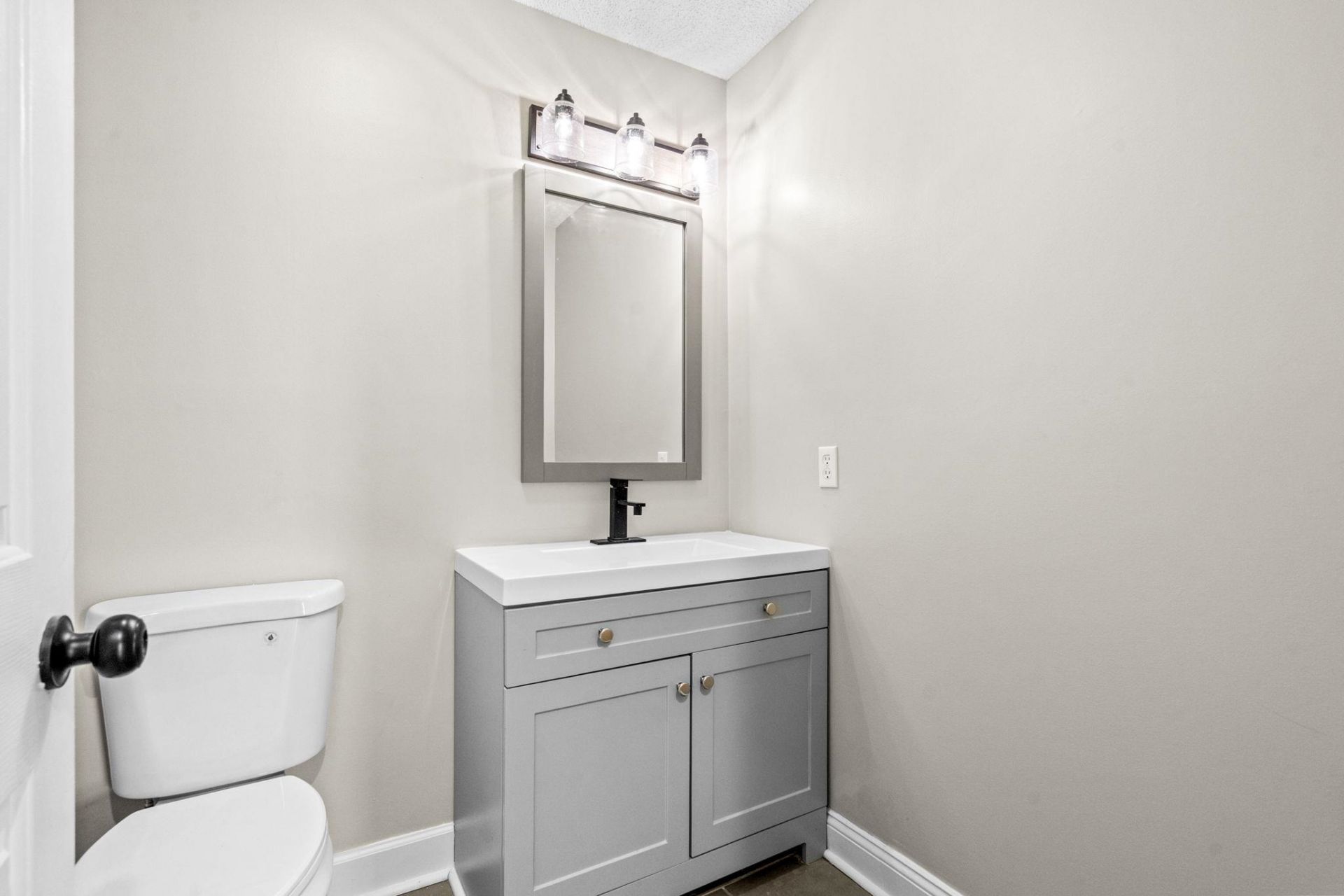 4002 Edenborough Dr. Photo 57