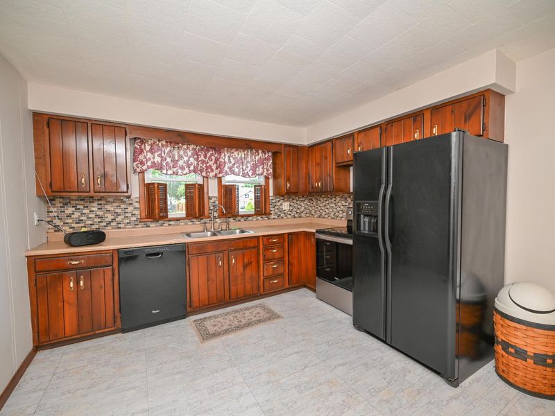 262 Oliver Street , Marion, OH 43302 Photo 6