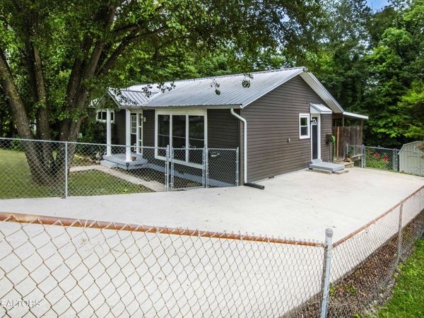114 E Arrowwood Rd, Oak Ridge, TN 37830