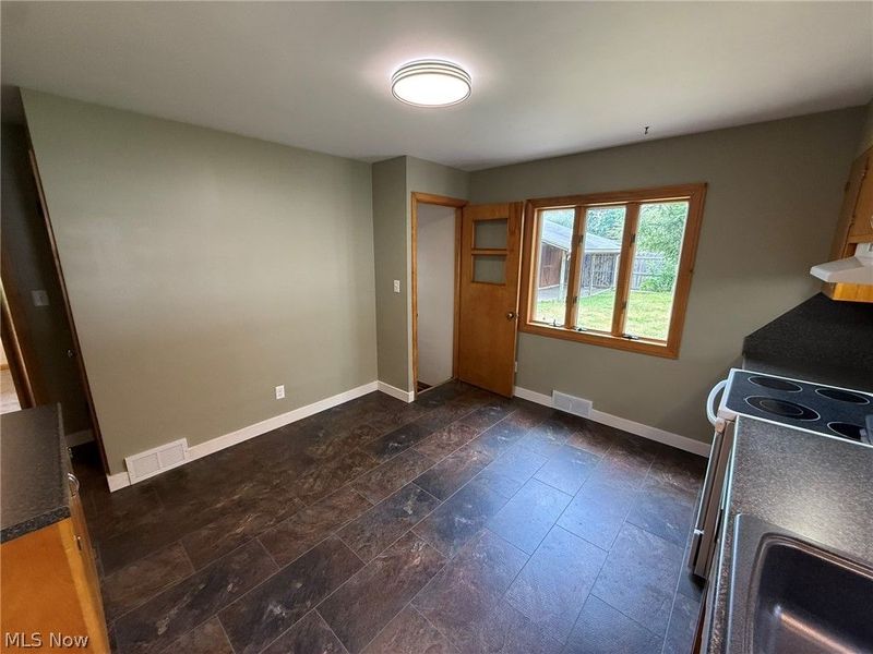 928 S Broadway Street, New Philadelphia, OH 44663 Photo 15