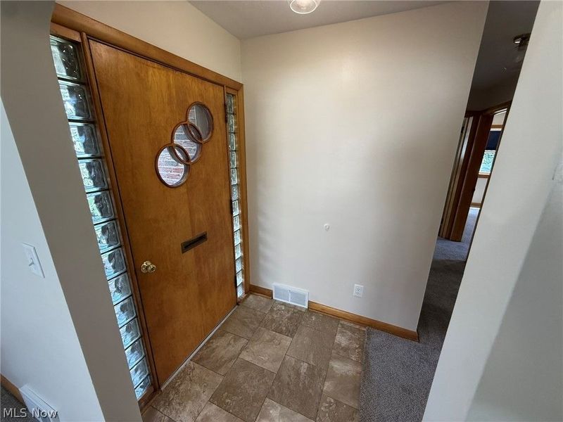 928 S Broadway Street, New Philadelphia, OH 44663 Photo 2