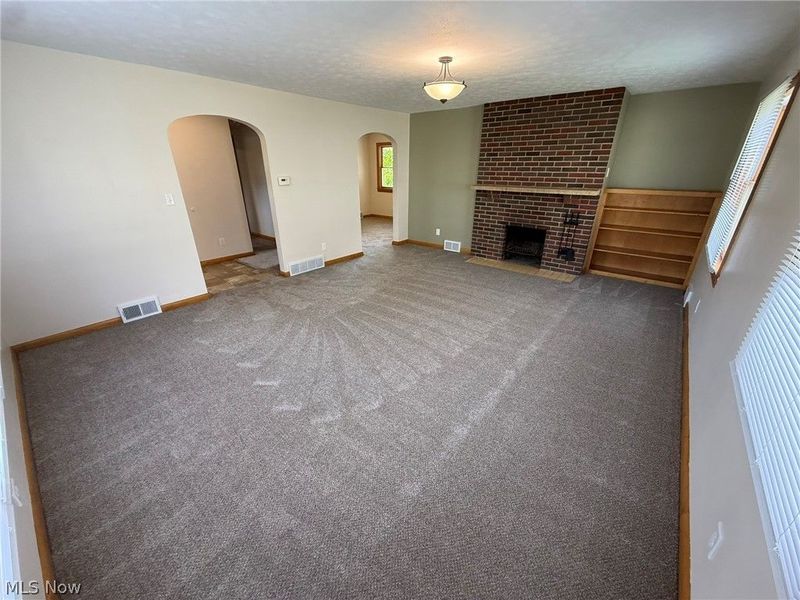 928 S Broadway Street, New Philadelphia, OH 44663 Photo 4