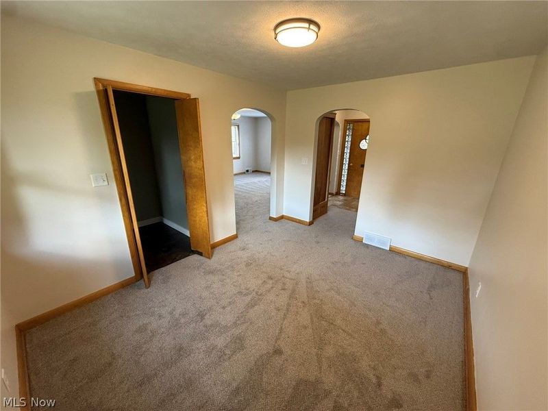 928 S Broadway Street, New Philadelphia, OH 44663 Photo 8
