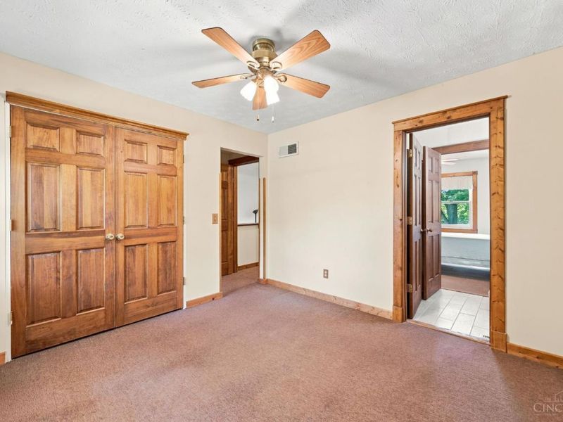 6583 Schweitzerhoff Road, Cincinnati, OH 45247 Photo 19