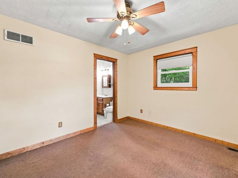 6583 Schweitzerhoff Road, Cincinnati, OH 45247 Photo 20