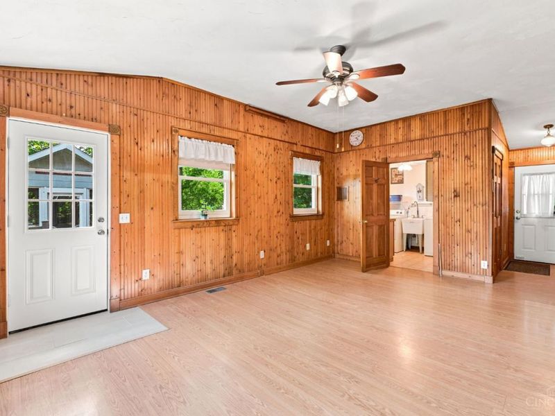 6583 Schweitzerhoff Road, Cincinnati, OH 45247 Photo 3