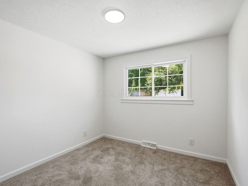 3389 Dillward Drive , Columbus, OH 43219 Photo 24