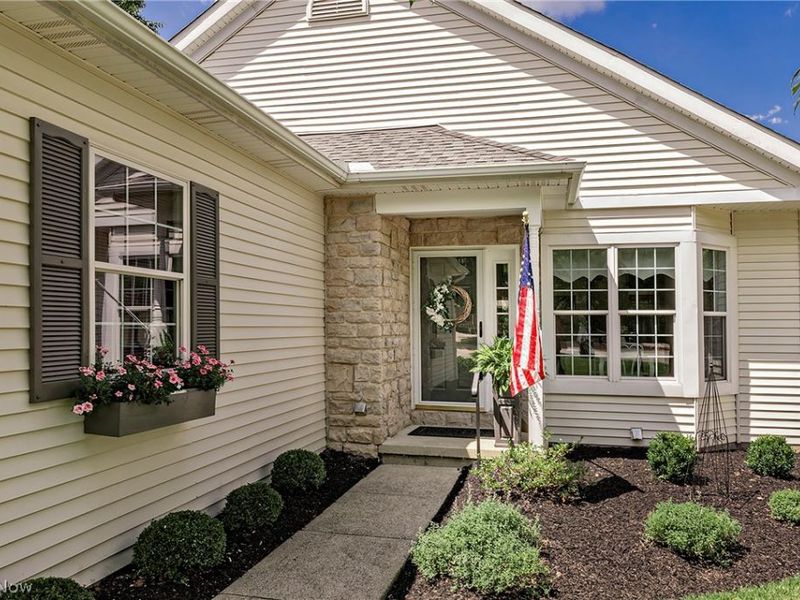 383 Woodside Drive, Northfield, OH 44067 Photo 2