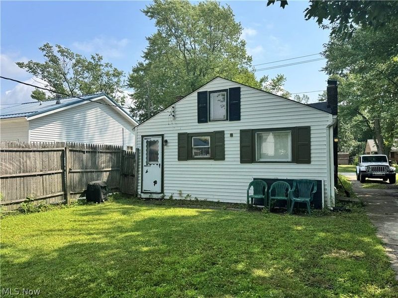 7693 Holly Drive, Mentor on the Lake, OH 44060 Photo 3