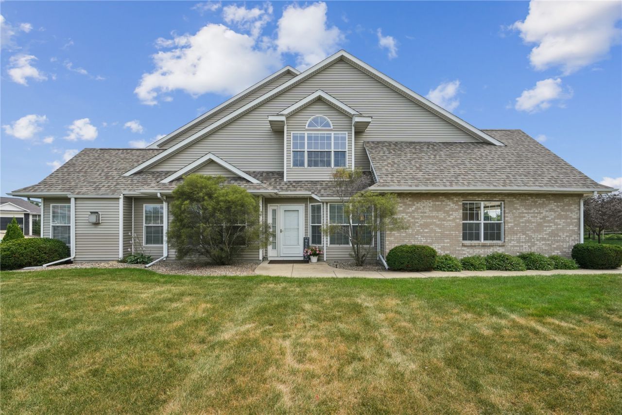 1208 Litchfield Dr Bldg C, Hiawatha, IA 52233 Main Photo