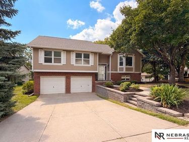 1892 N 153rd Plaza, Omaha, NE 68154