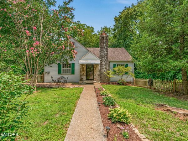 904 Lester Rd, Knoxville, TN 37920
