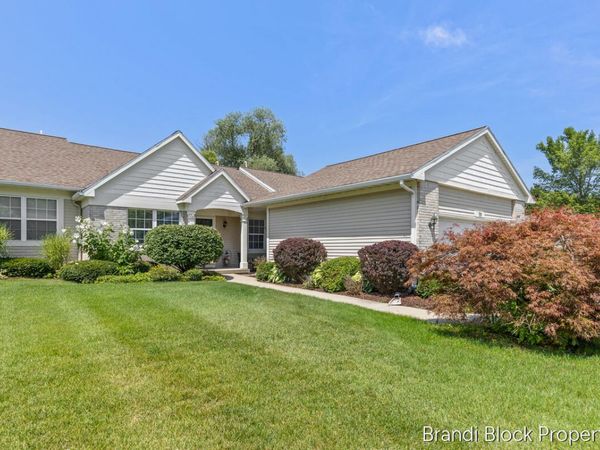 59 Pond Ridge Drive NE, Unit 20, Grand Rapids, MI 49546