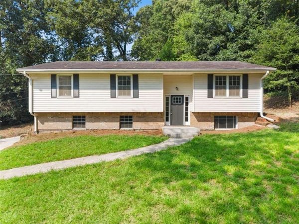 2107 Windsor Drive , Snellville, GA 30078