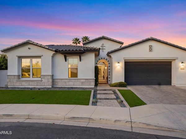 2080 E AQUARIUS Place, Chandler, AZ 85249