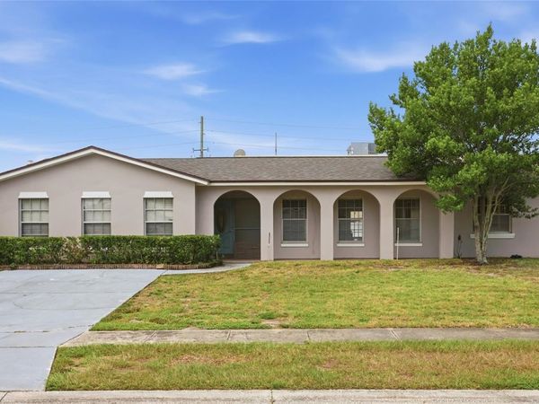 4 CARRIAGE HILL CIRCLE , CASSELBERRY, FL 32707