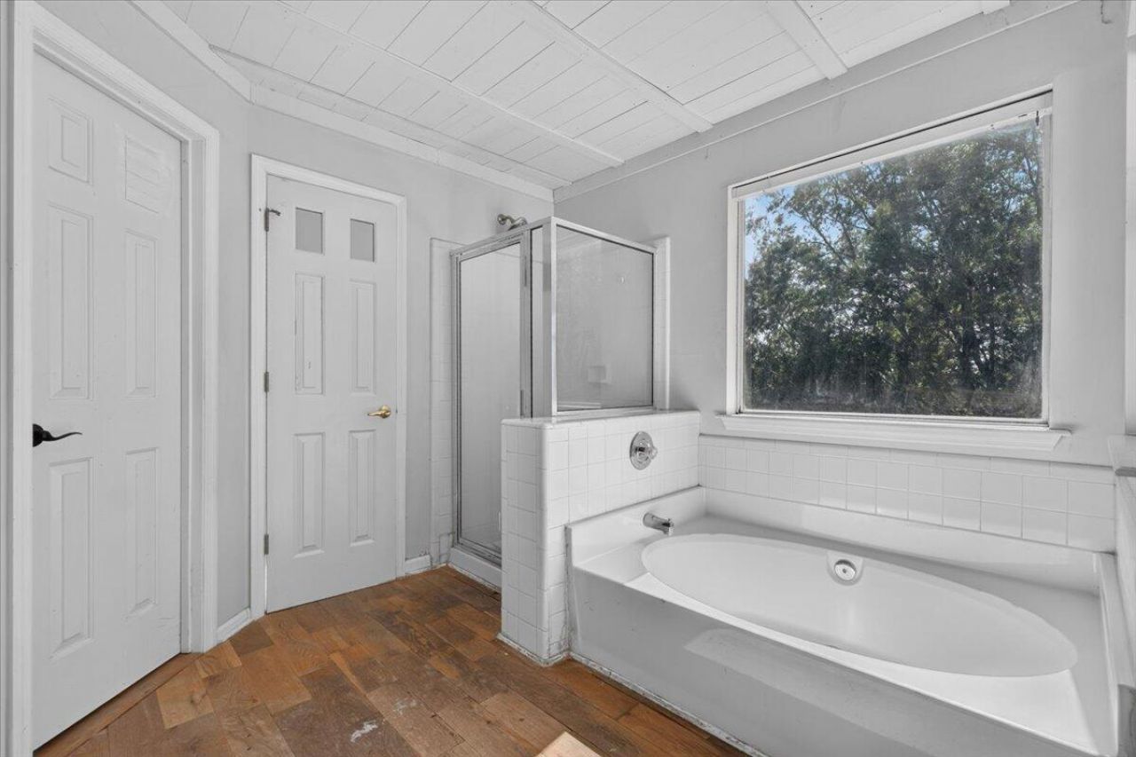 2827 Tradewind Drive Photo 32