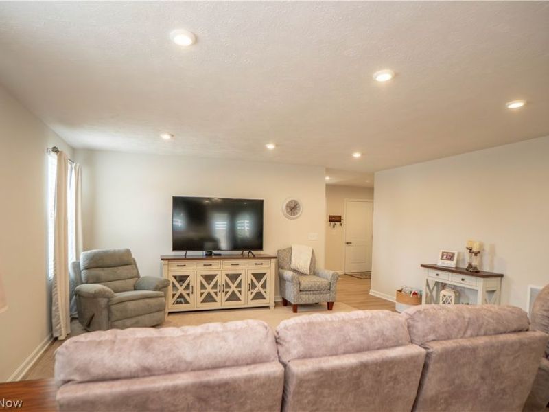 2655 Elkford Circle NE, Canton, OH 44721 Photo 7