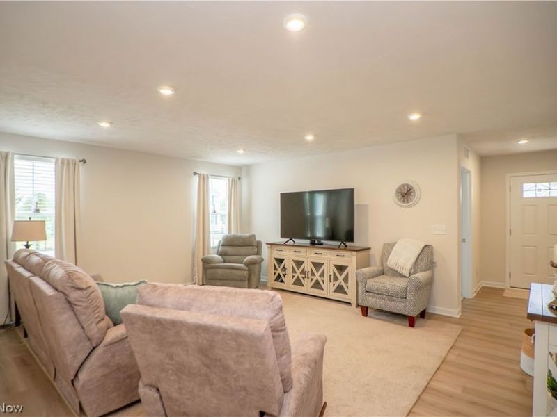 2655 Elkford Circle NE, Canton, OH 44721 Photo 8