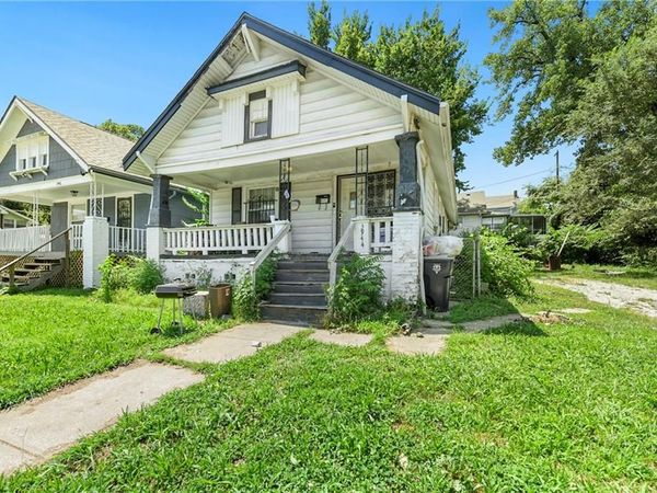3944 BROOKLYN Avenue, Kansas City, MO 64130