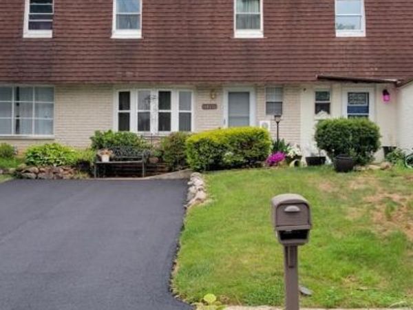 1078 FOX RUN, READING, PA 19606