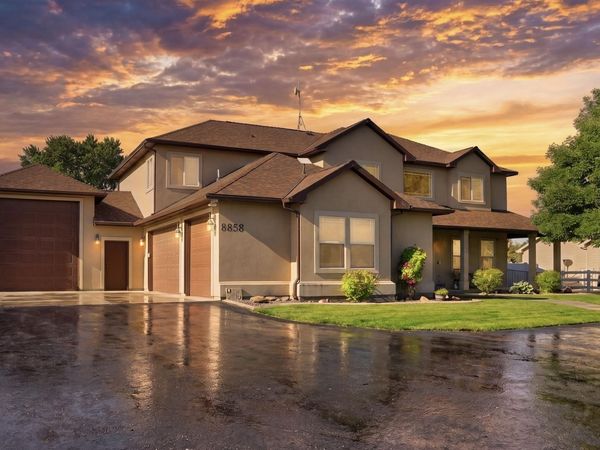 8858 Stardust Ln, Nampa, ID 83686