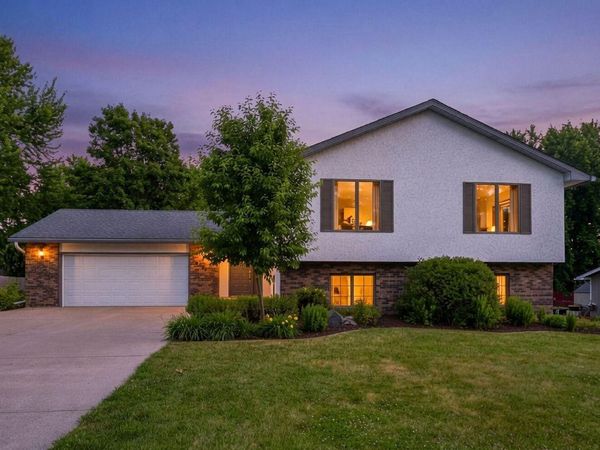 4027 Elmwood Drive , Saint Bonifacius, MN 55375