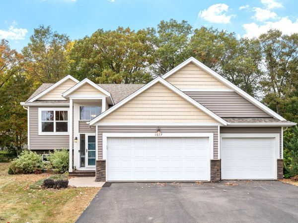 1617 129th Avenue NE, Blaine, MN 55449