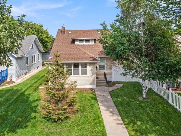 1634 Upton Avenue N, Minneapolis, MN 55411
