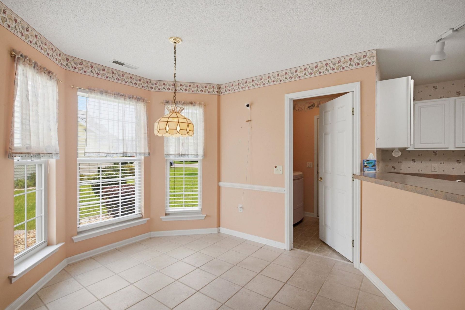 1037 Vestry Dr. Photo 11
