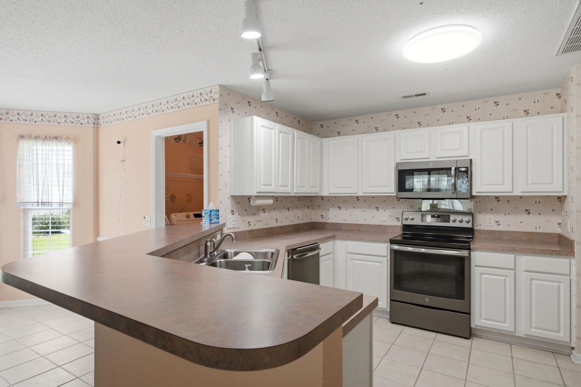 1037 Vestry Dr. Photo 15