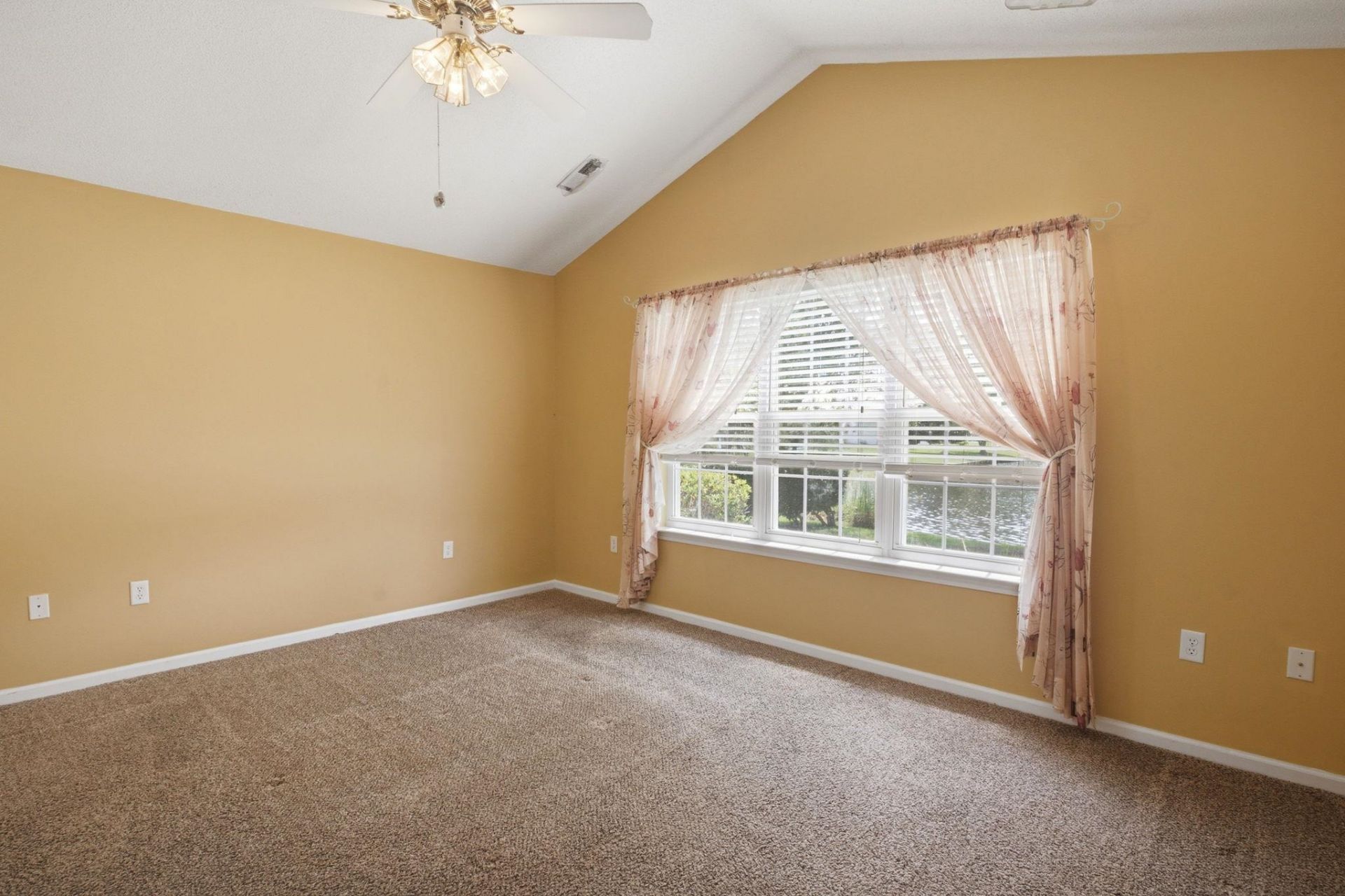 1037 Vestry Dr. Photo 18