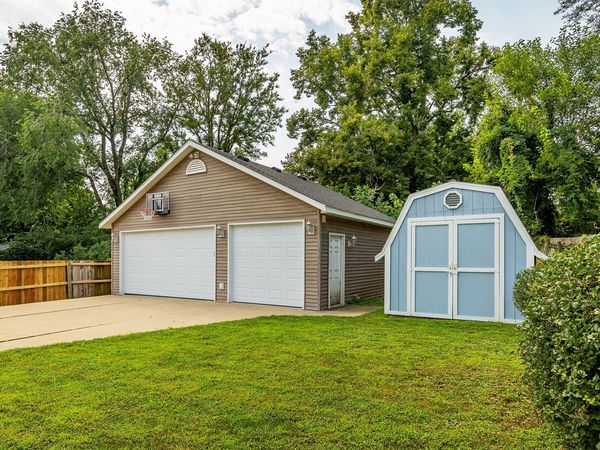 1700 57th Street , Des Moines, IA 50310
