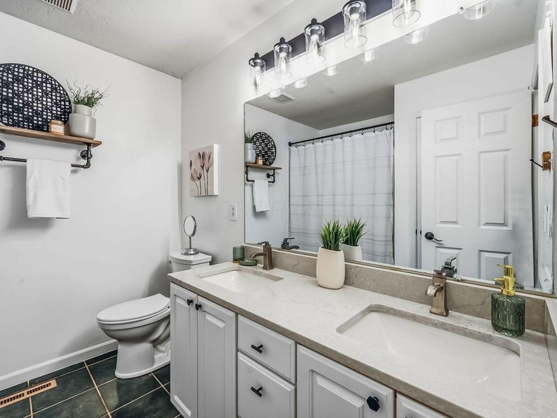 2549 Carla Drive , Lewis Center, OH 43035 Photo 36