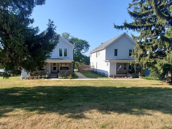 S16W22081 Arcadian Ave, Waukesha, WI 53186