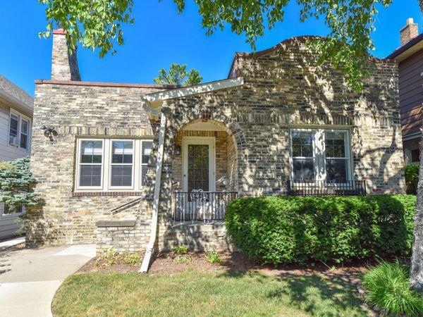 3567 N Murray Ave, Shorewood, WI 53211