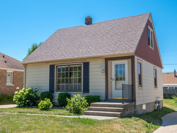 3513 S 48th St, Greenfield, WI 53220