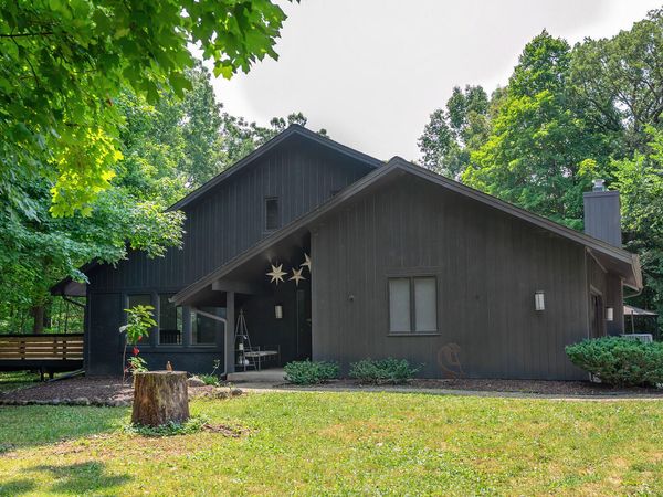 14825 Woodbridge Rd, Brookfield, WI 53005